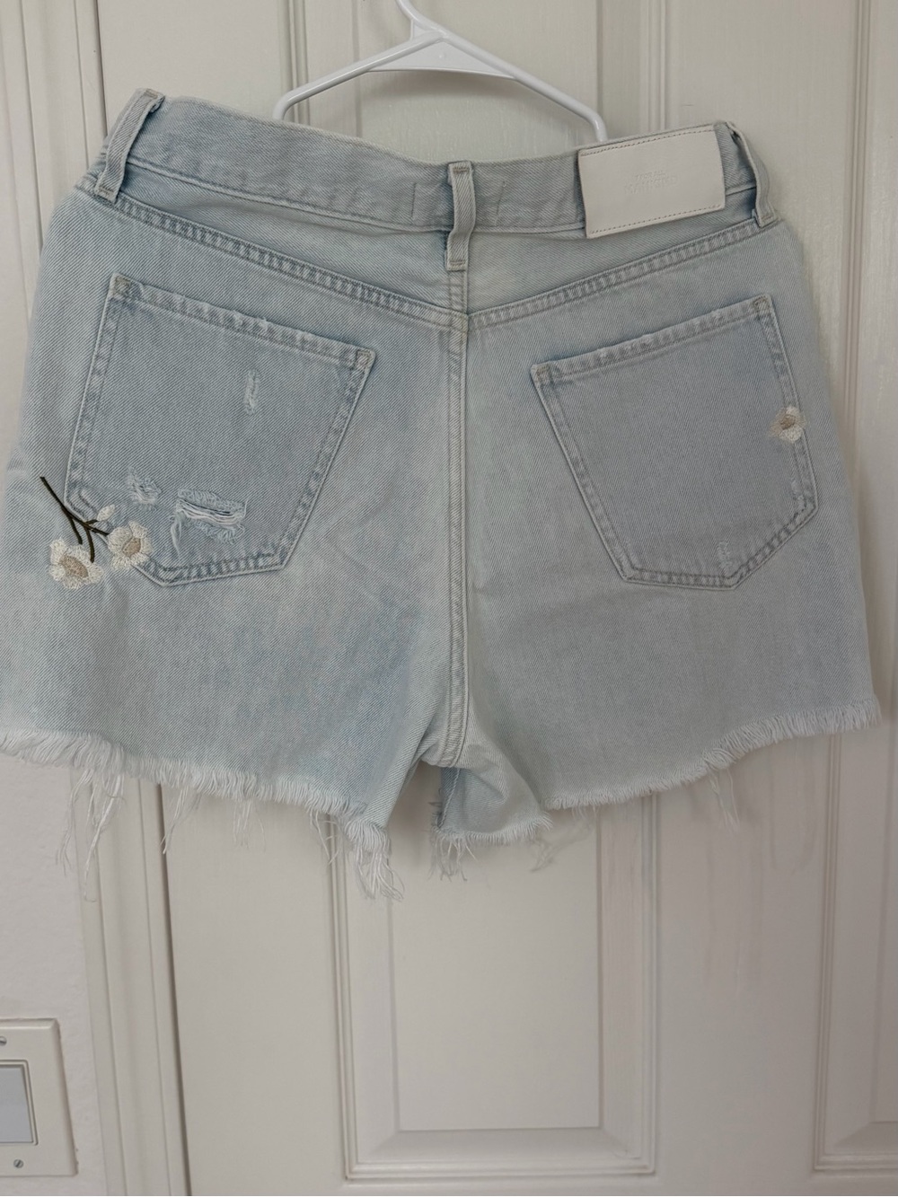 7 For All Mankind Light Blue Denim Shorts with White Floral Embroidery - Picture 3 of 3